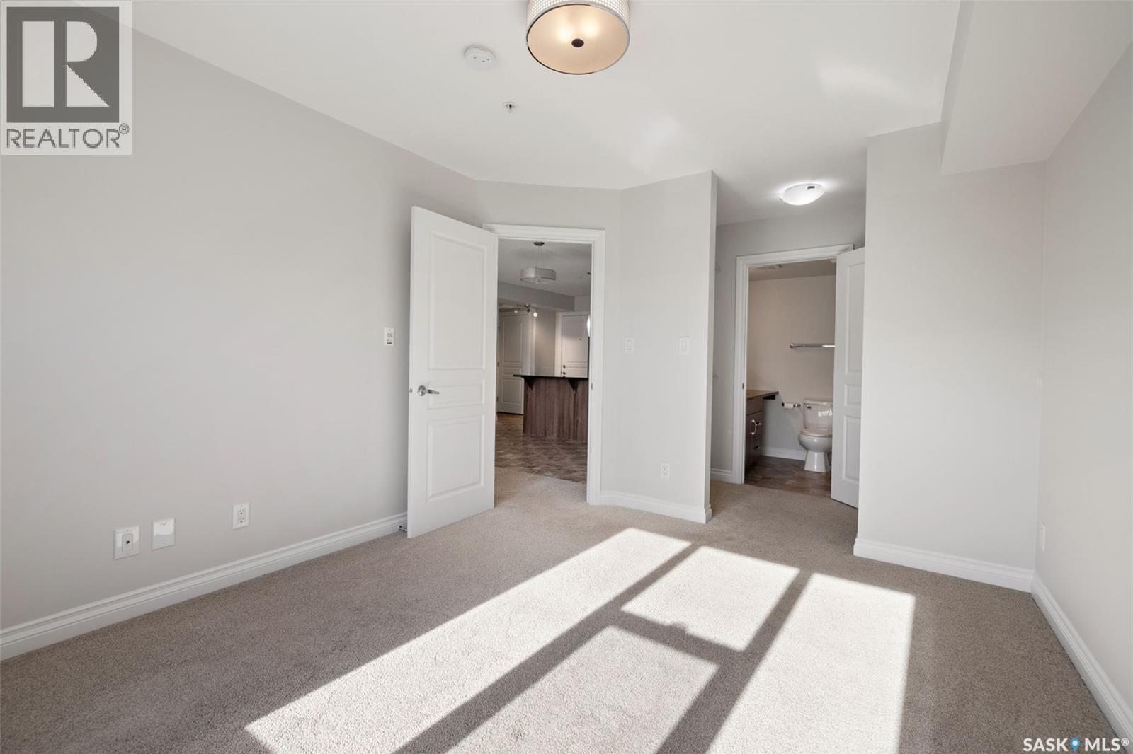 304 5303 Universal Crescent, Regina, SK