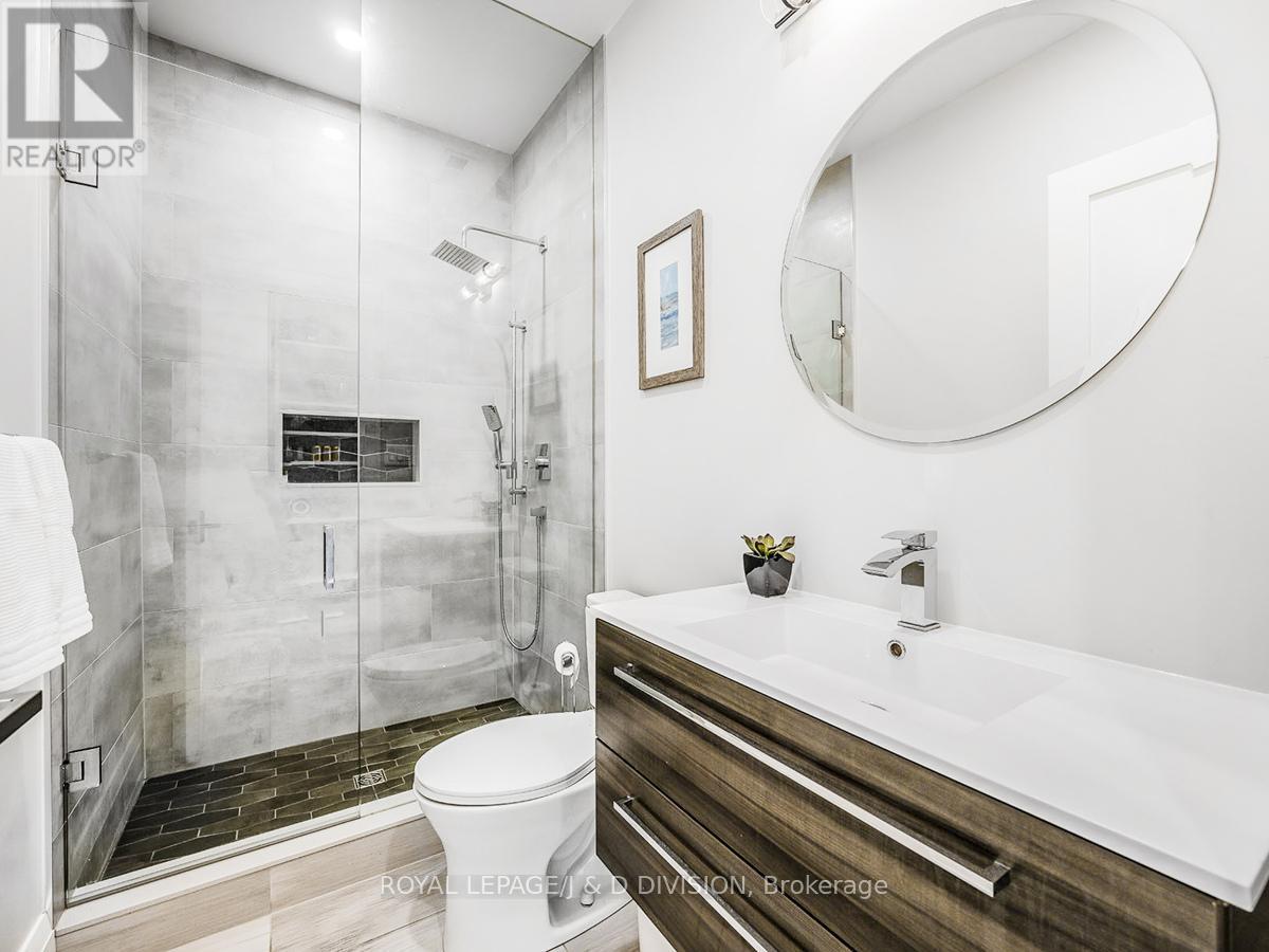 Main Floor Washroom - 30 Broadleaf Road, Toronto, ON