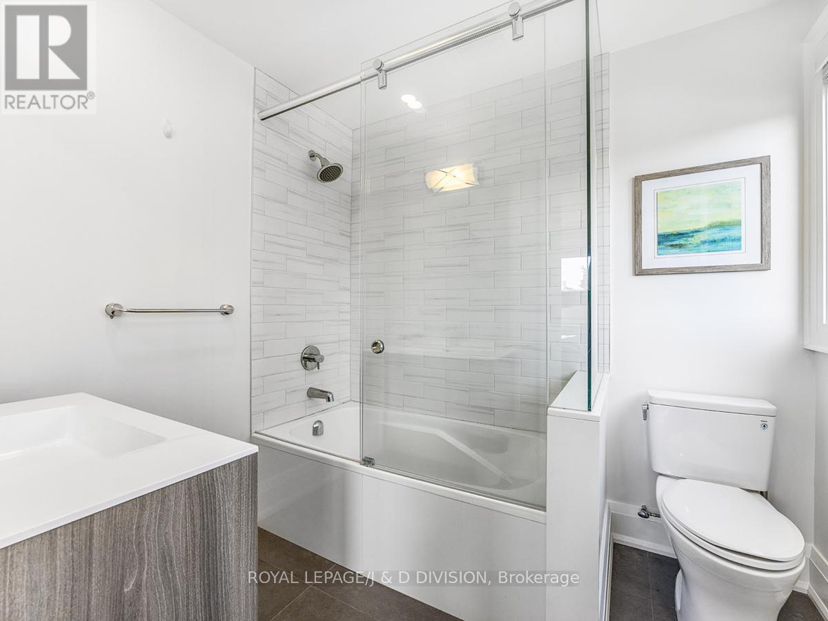 Fourth Bedroom En-Suite Washroom - 30 Broadleaf Road, Toronto, ON