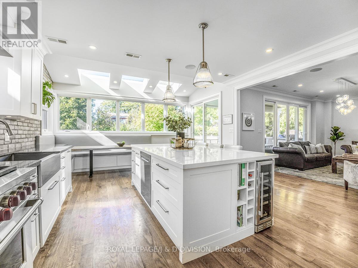 Beautiful Chef's Kitchen - 30 Broadleaf Road, Toronto, ON