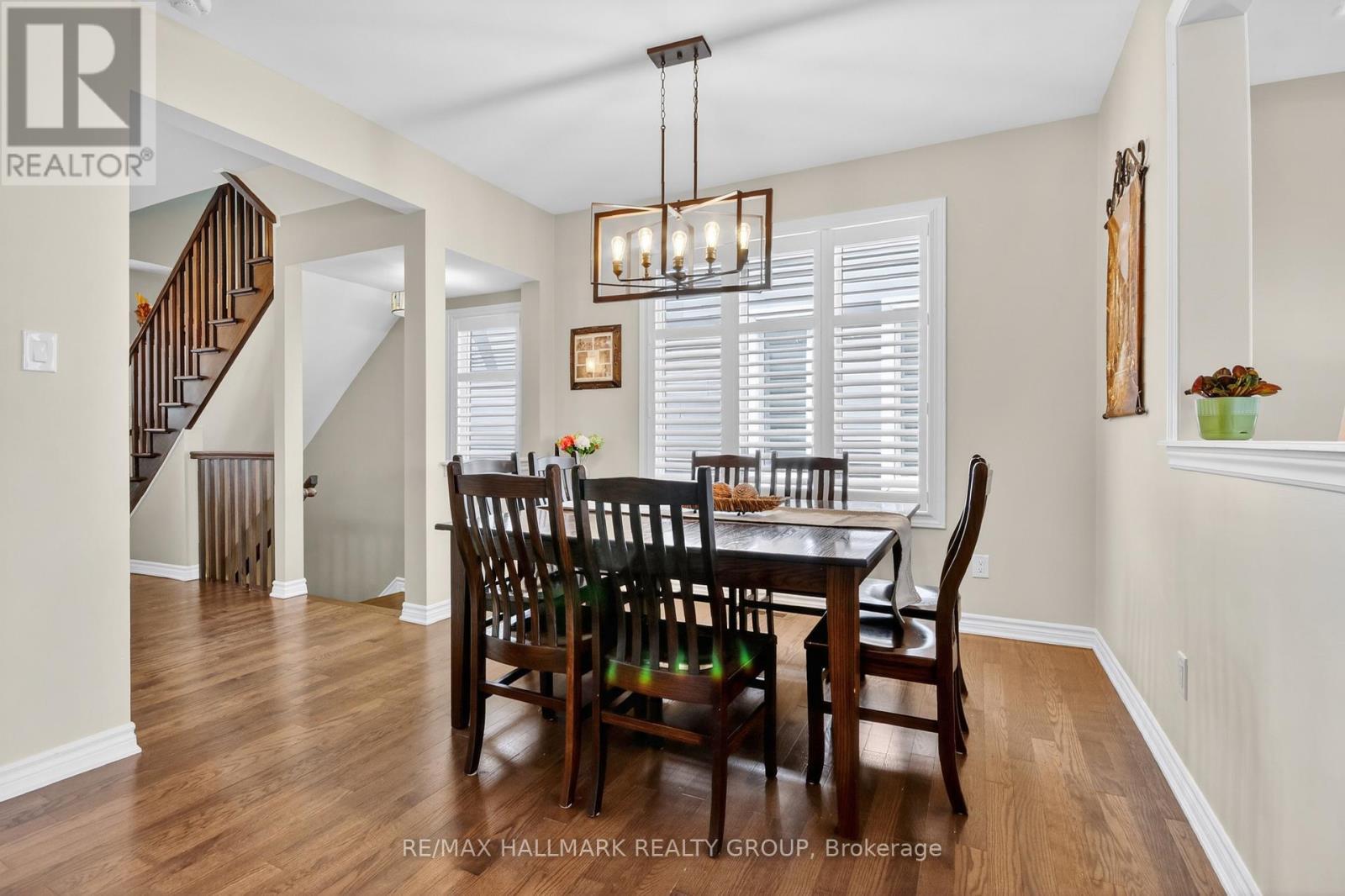 33 Summitview Drive, Ottawa, ON