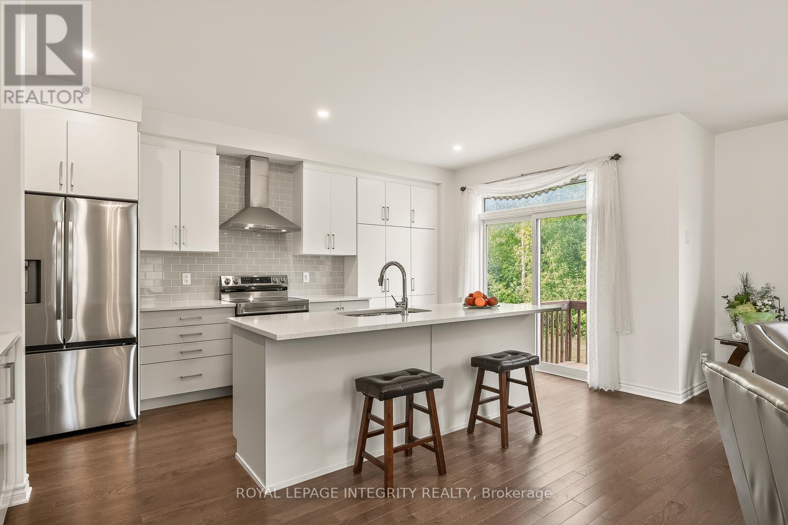 655 Persimmon Way, Ottawa, ON