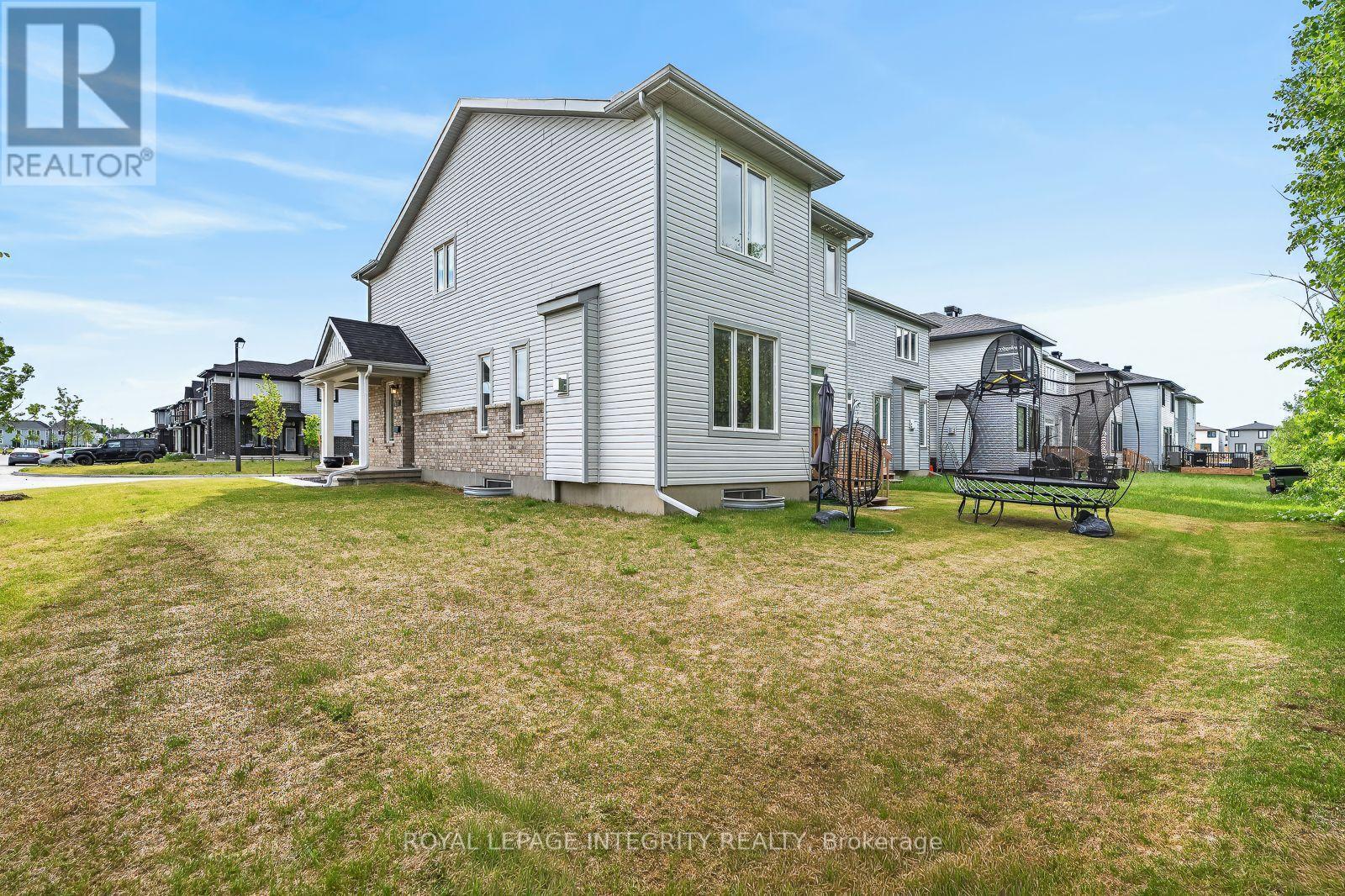 655 Persimmon Way, Ottawa, ON