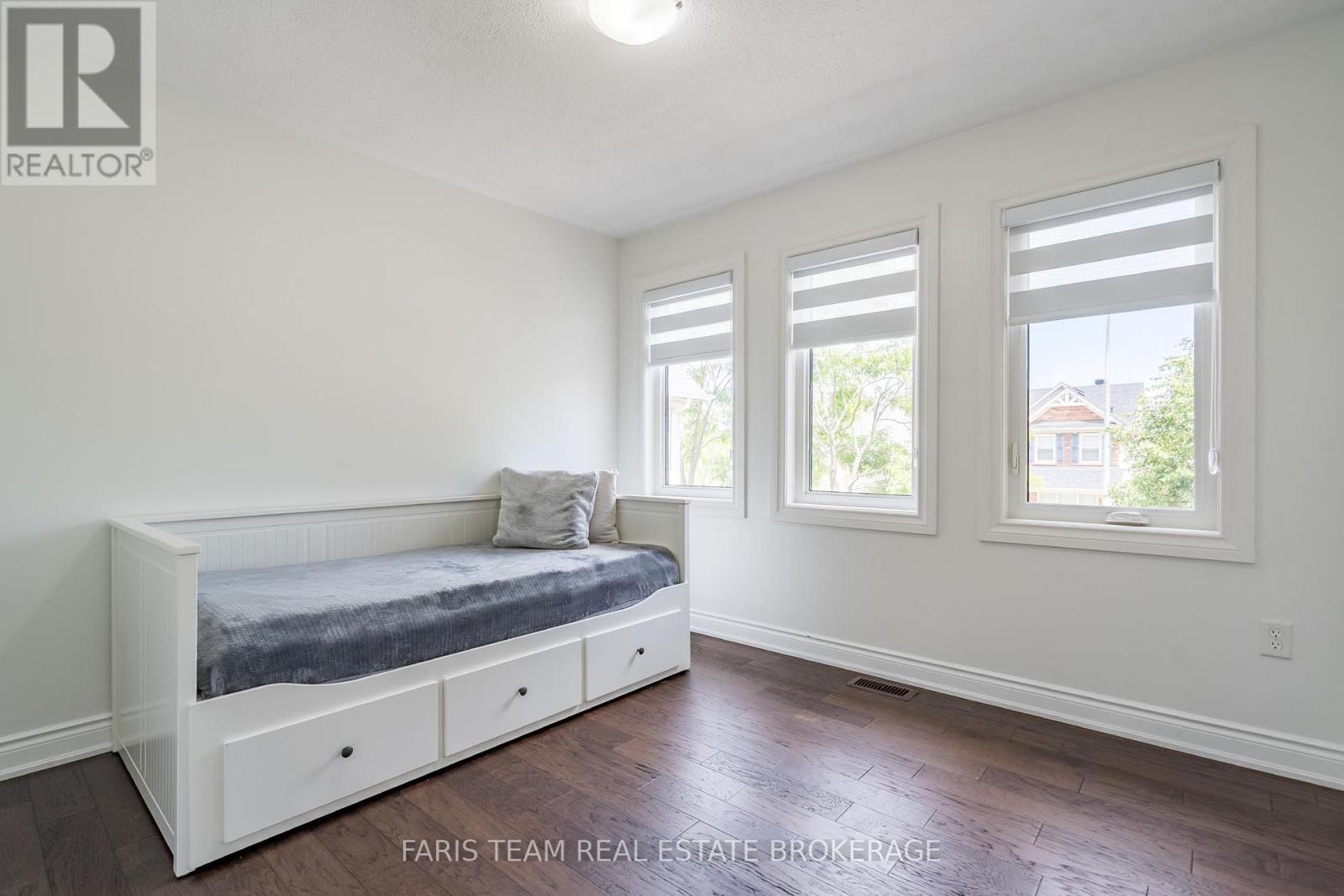 26 Kidd Crescent, New Tecumseth, ON