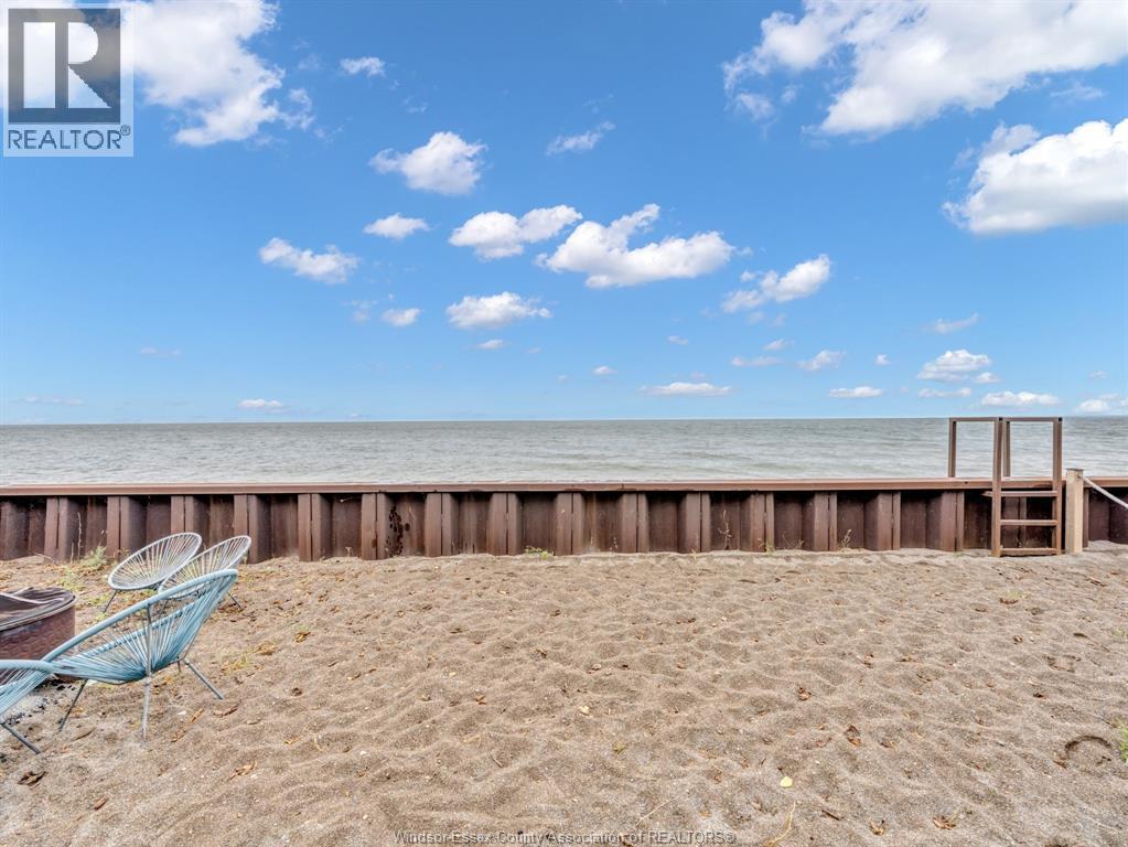 1006 Point Pelee Drive, Leamington, ON