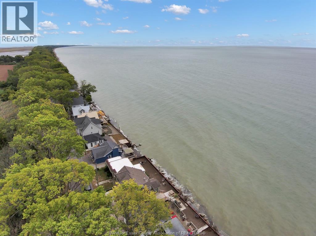 1006 Point Pelee Drive, Leamington, ON