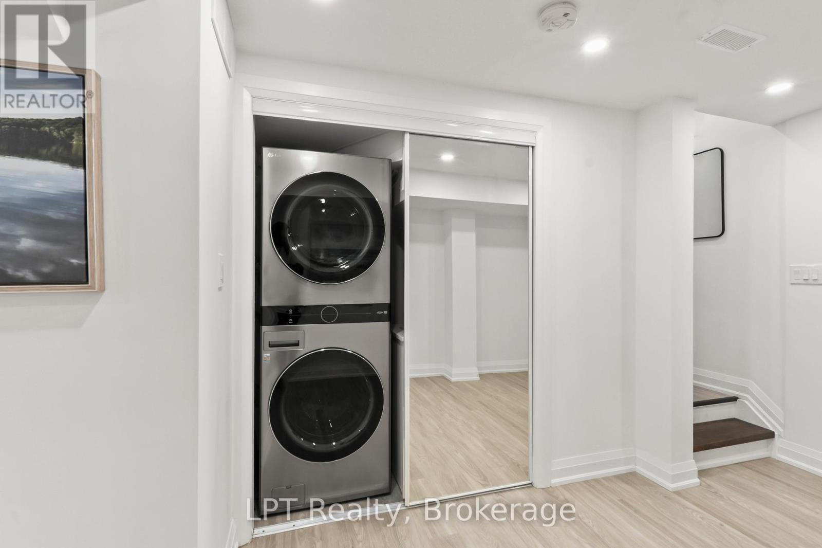 Washer/Dryer Sink - 52 Norland Circle, Oshawa (Windfields), ON