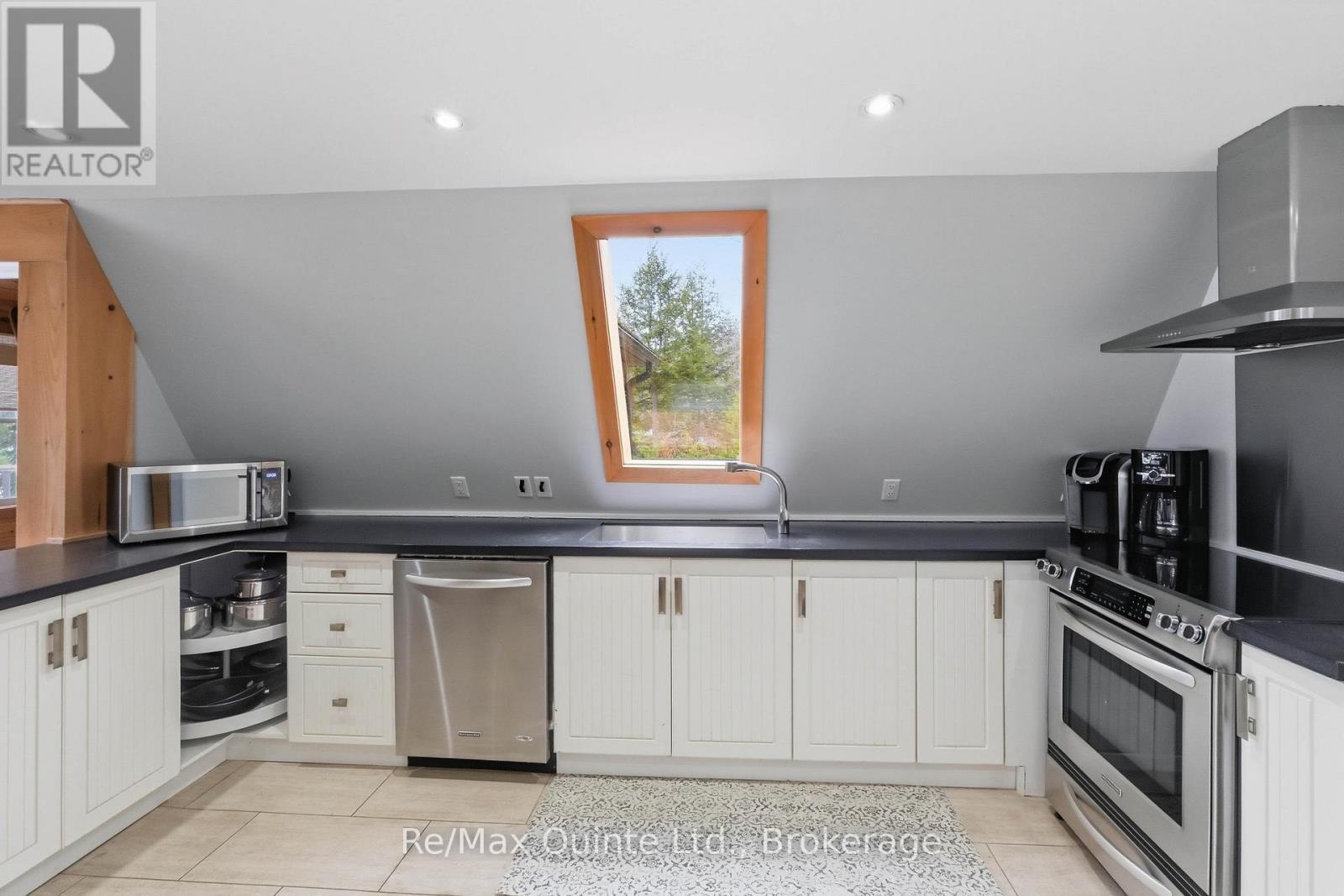 203 Faradale Drive, Faraday, ON