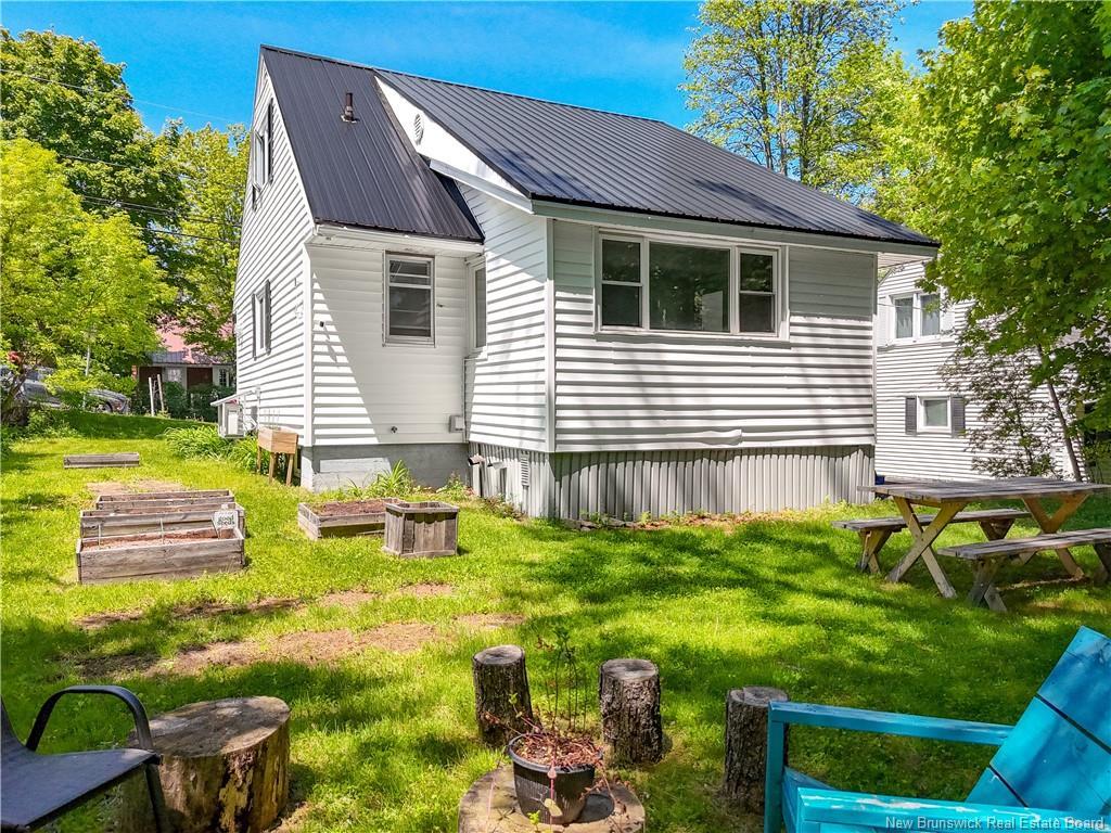 638 Hanson St, Fredericton, NB
