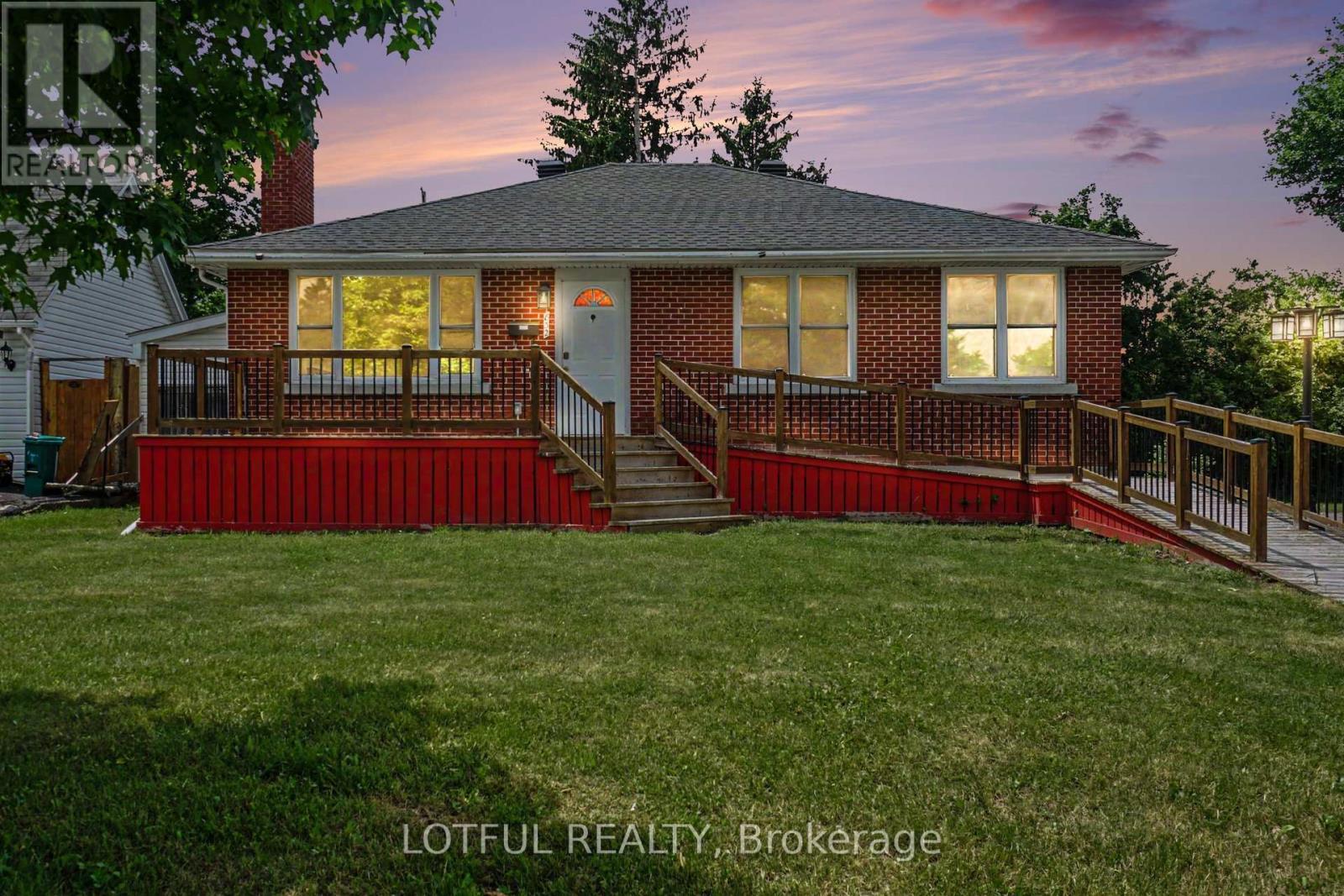 832 Rex Avenue, Ottawa, ON