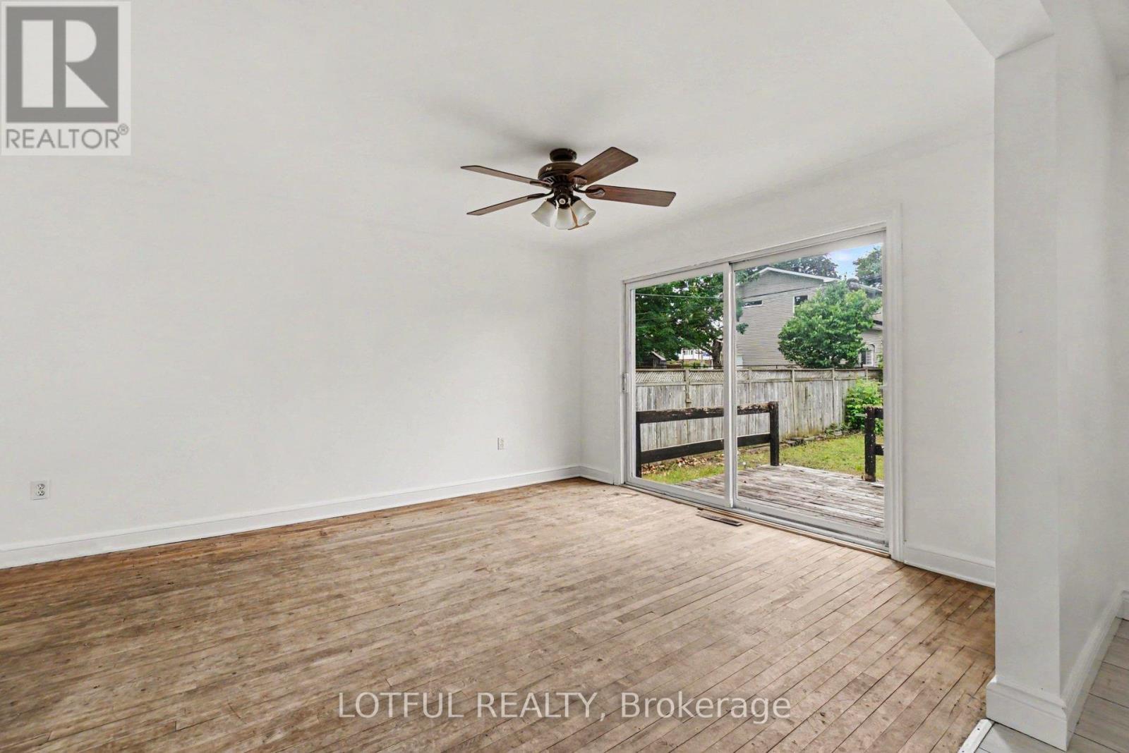 832 Rex Avenue, Ottawa, ON