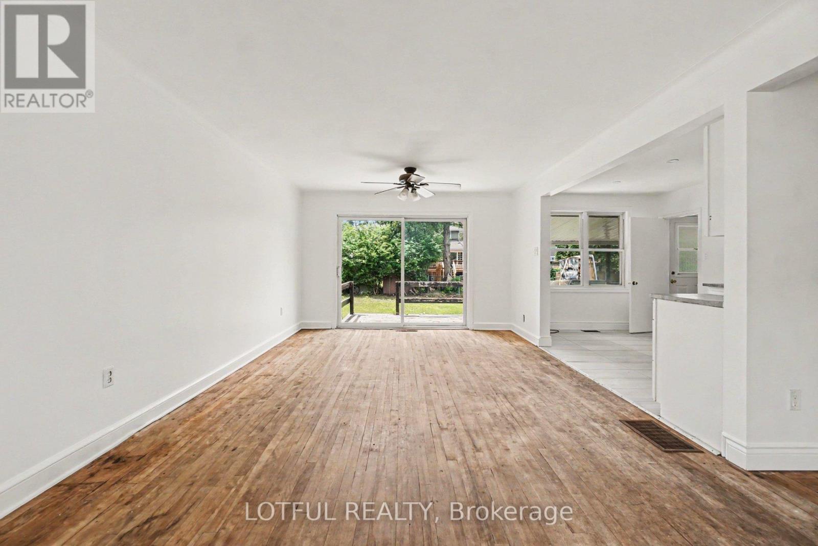 832 Rex Avenue, Ottawa, ON