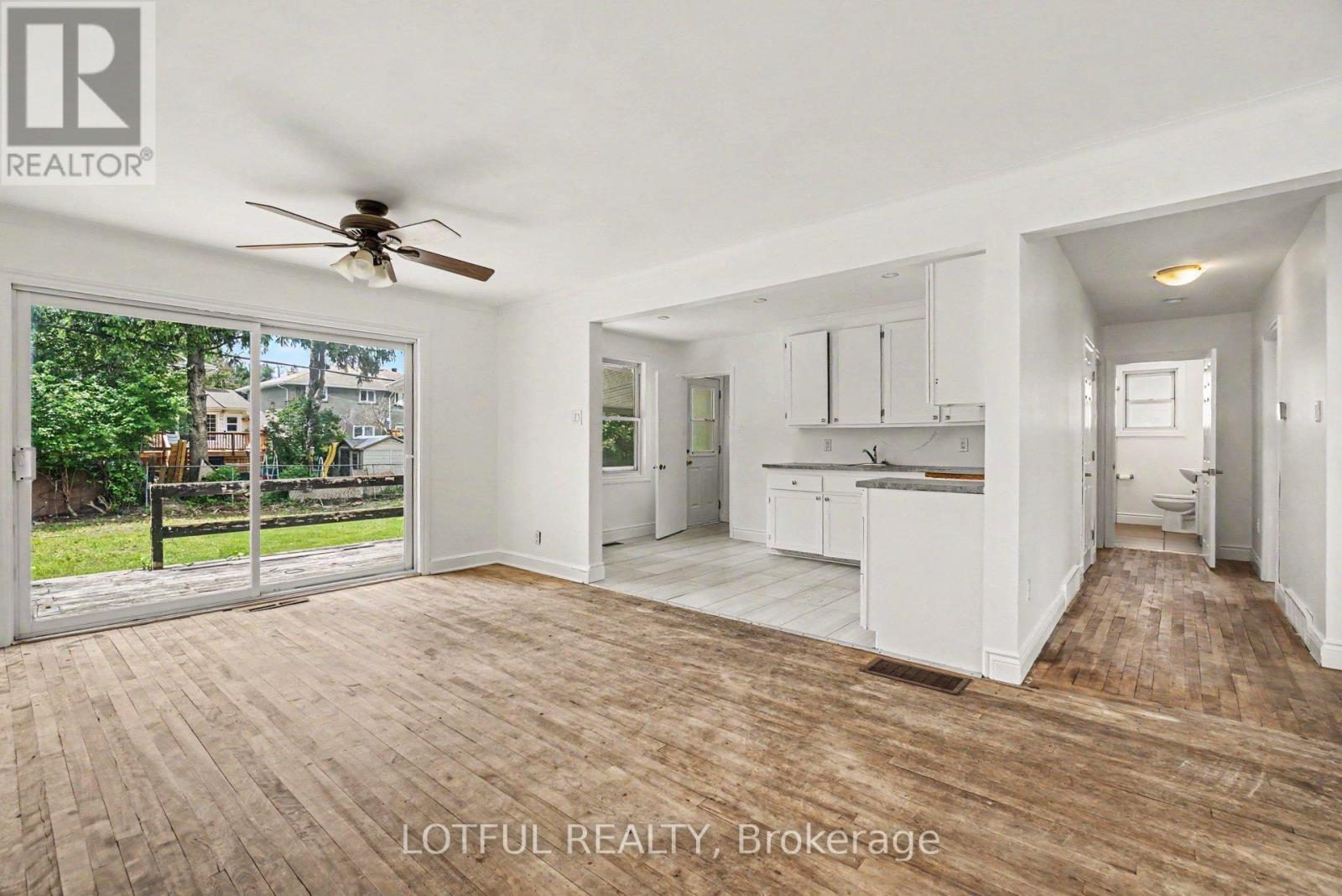 832 Rex Avenue, Ottawa, ON