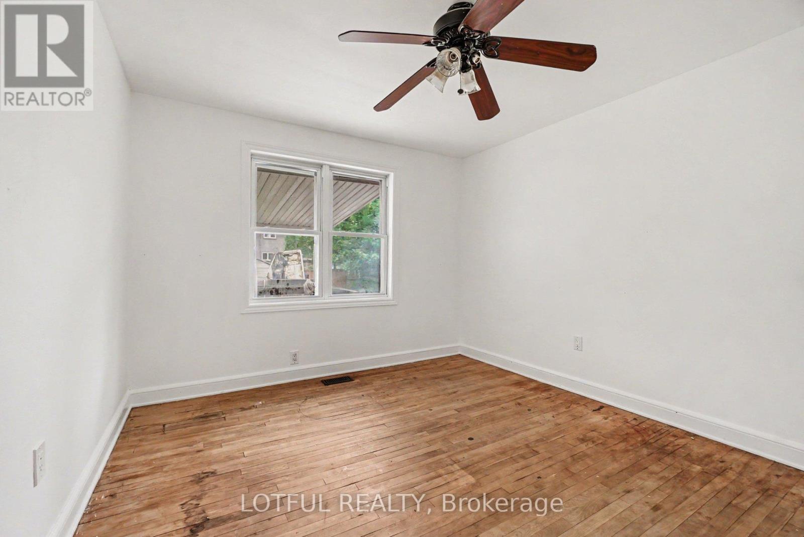 832 Rex Avenue, Ottawa, ON
