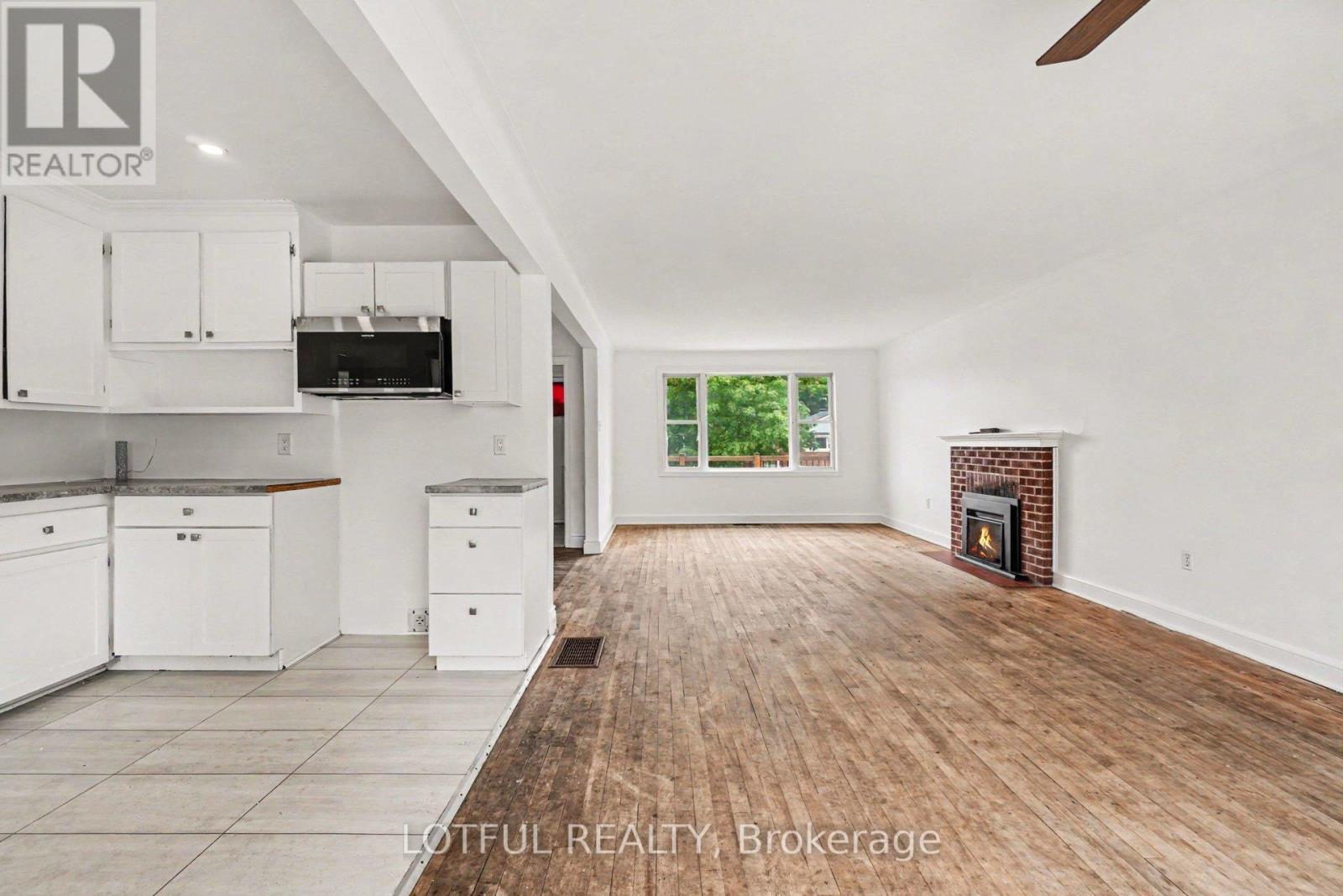 832 Rex Avenue, Ottawa, ON