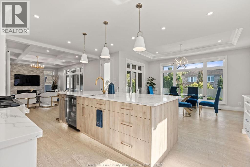 258 Xavier Circle, Lakeshore, ON