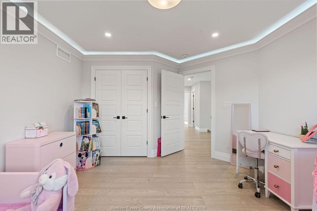 258 Xavier Circle, Lakeshore, ON