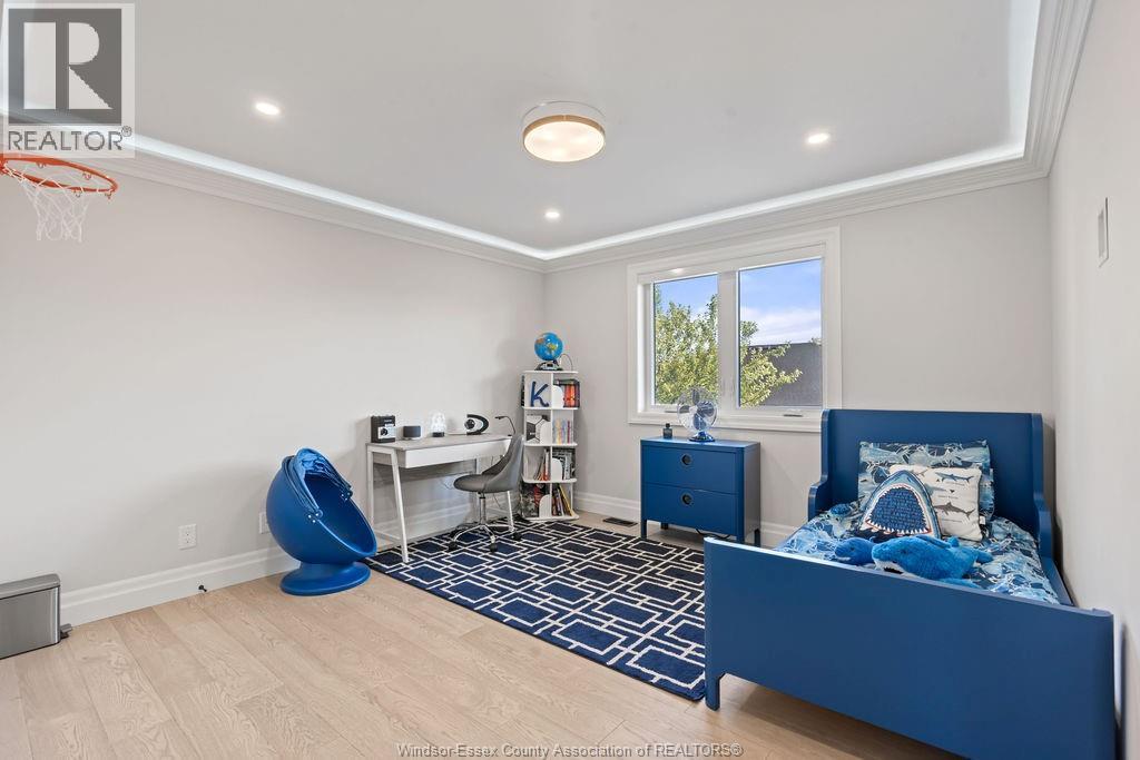 258 Xavier Circle, Lakeshore, ON