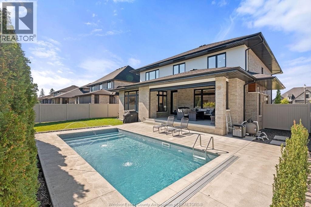 258 Xavier Circle, Lakeshore, ON