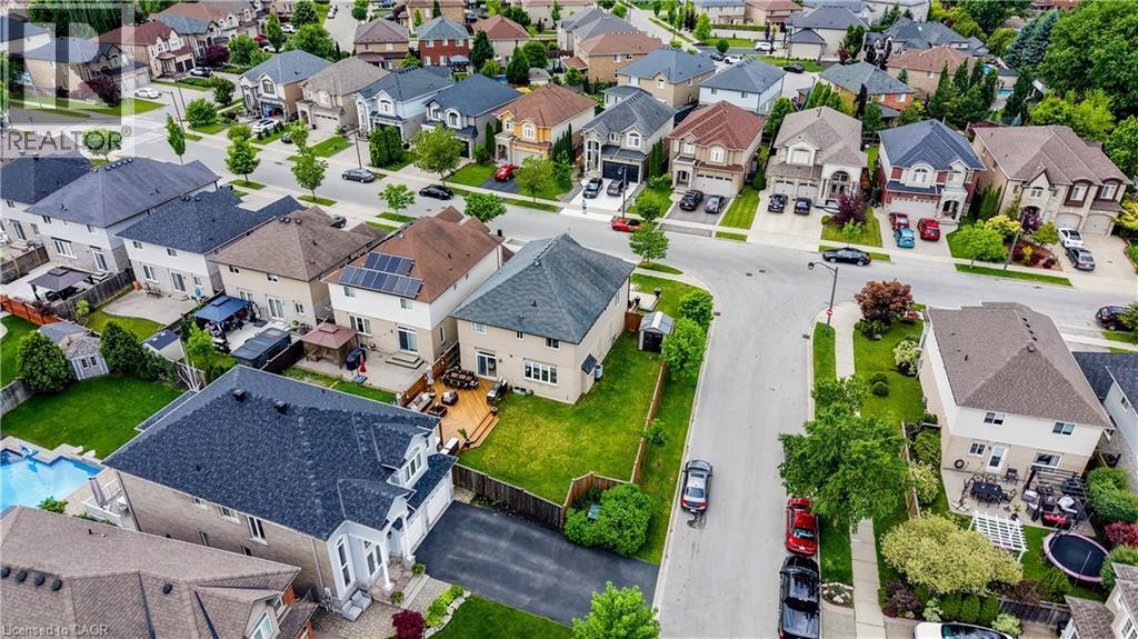 Residential neighborhood featuring an array of single-family homes with diverse architectural styles - 37 Davinci Boulevard, Hamilton, ON