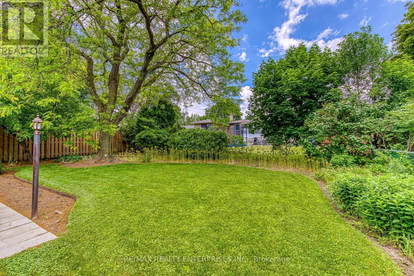 1027 Argus Drive, Mississauga, ON