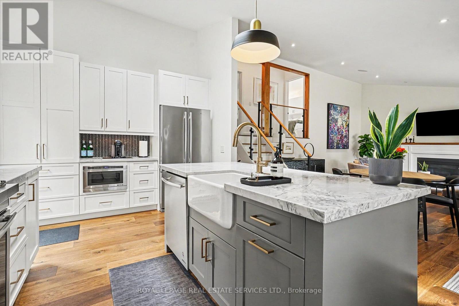 25 Brougham Crescent, Toronto, ON