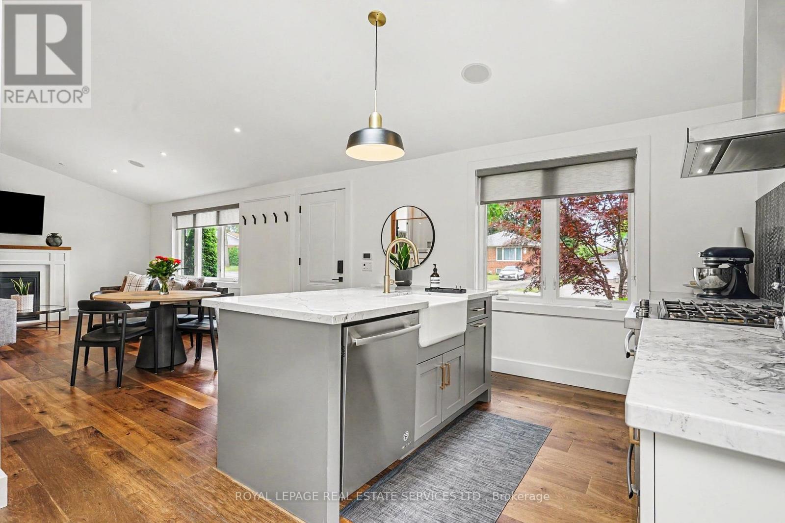 25 Brougham Crescent, Toronto, ON