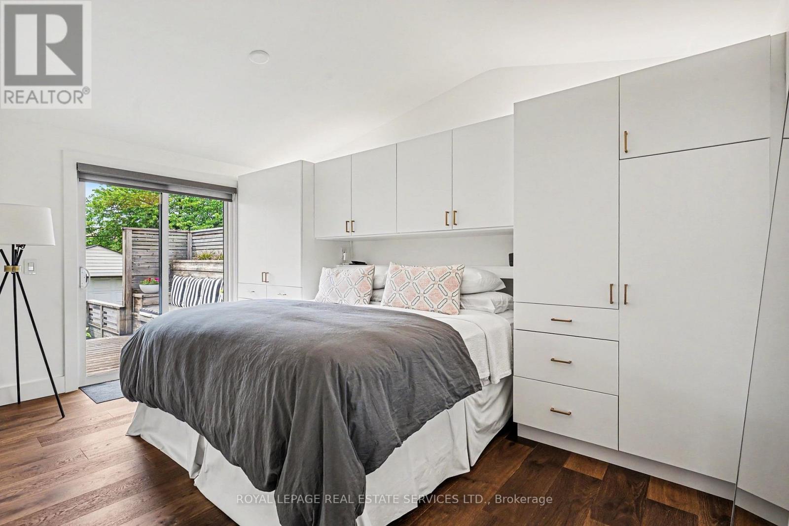 25 Brougham Crescent, Toronto, ON