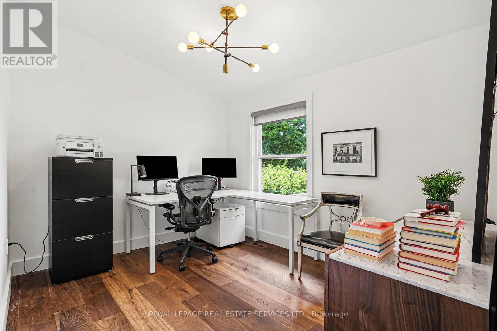 25 Brougham Crescent, Toronto, ON