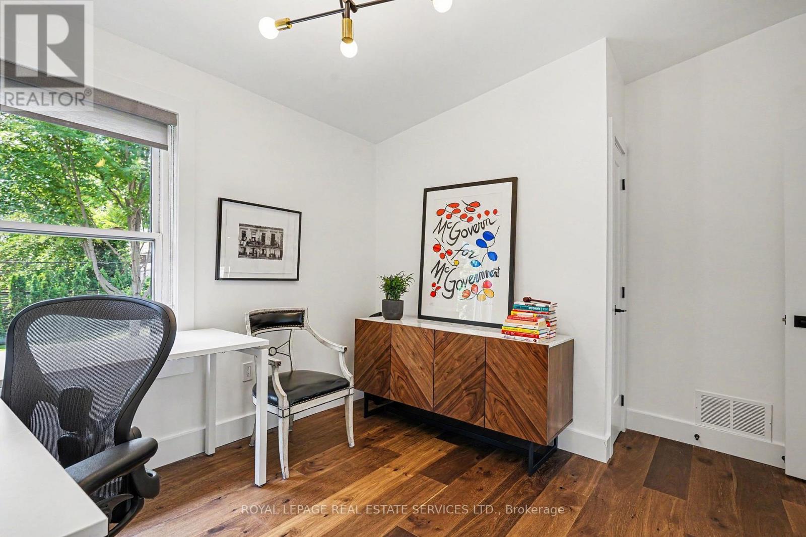 25 Brougham Crescent, Toronto, ON