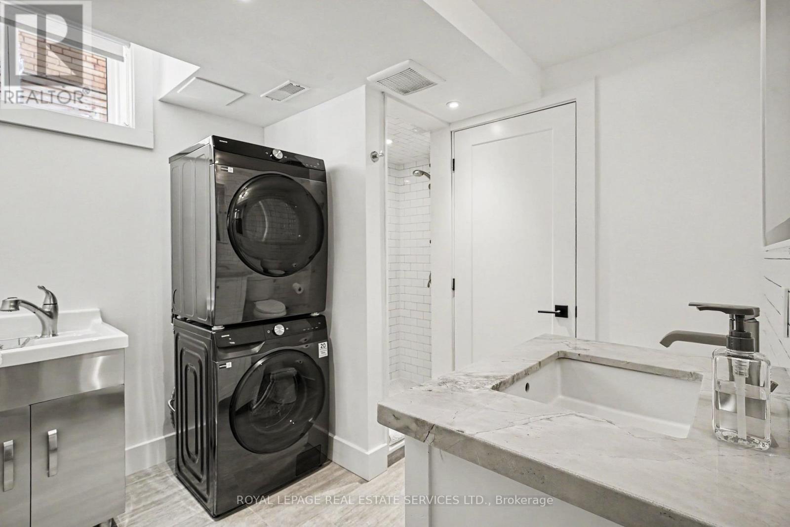 25 Brougham Crescent, Toronto, ON