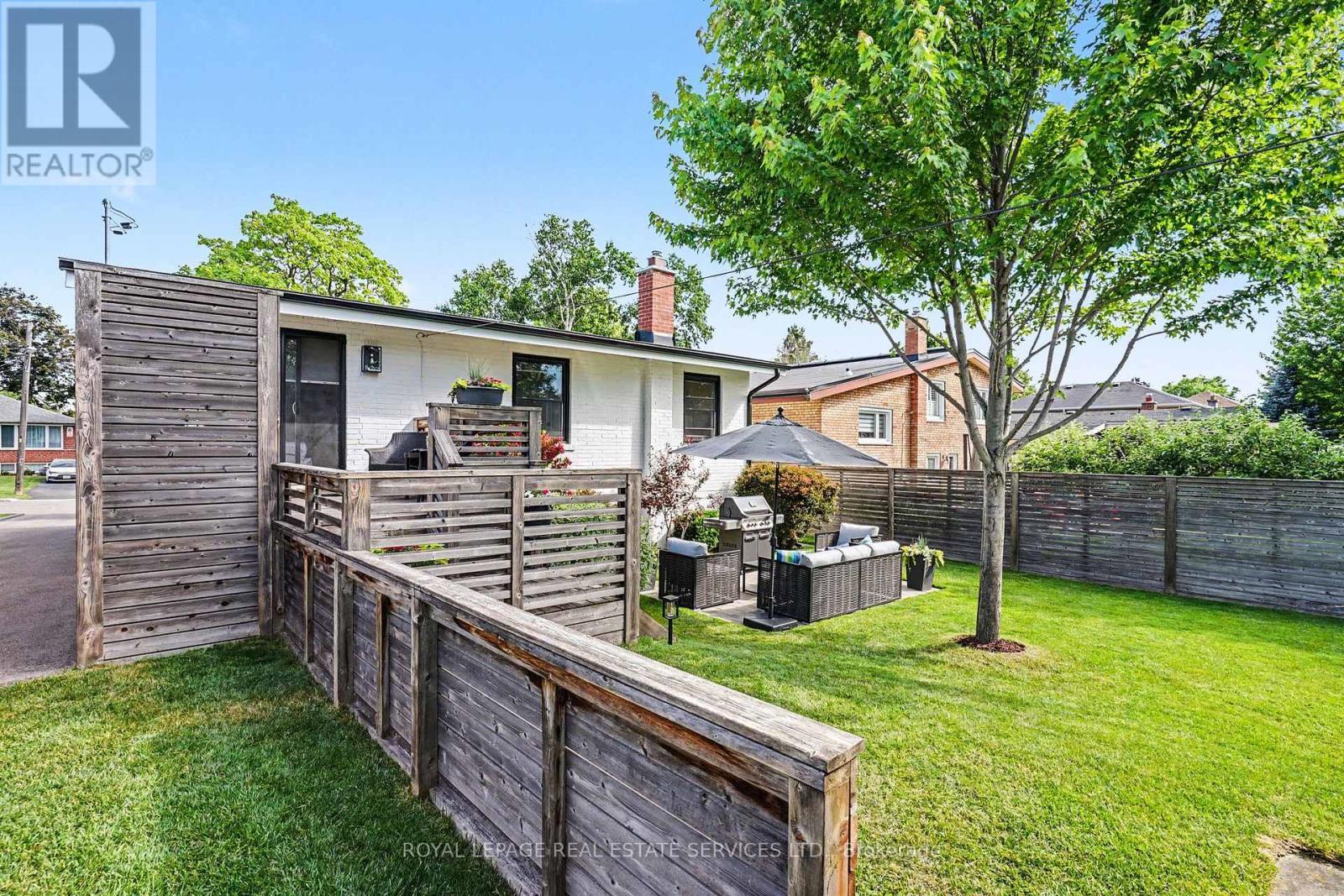 25 Brougham Crescent, Toronto, ON