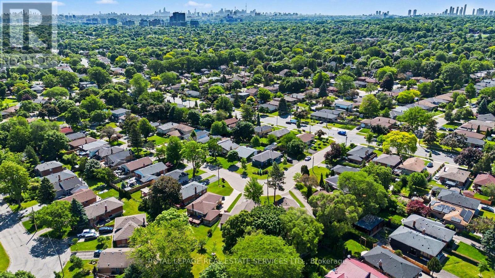 25 Brougham Crescent, Toronto, ON