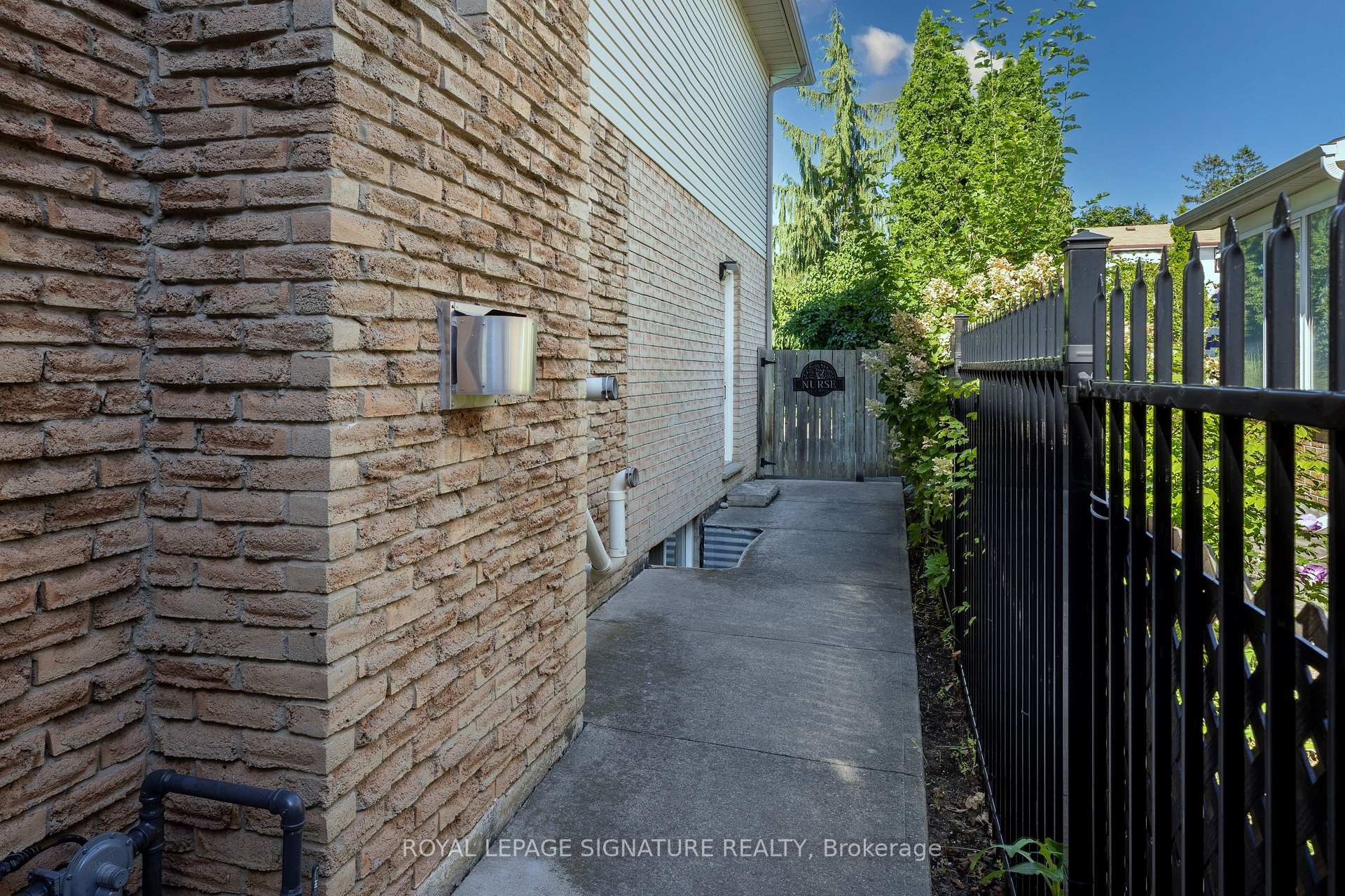 2545 Evelyn Court, Mississauga, ON