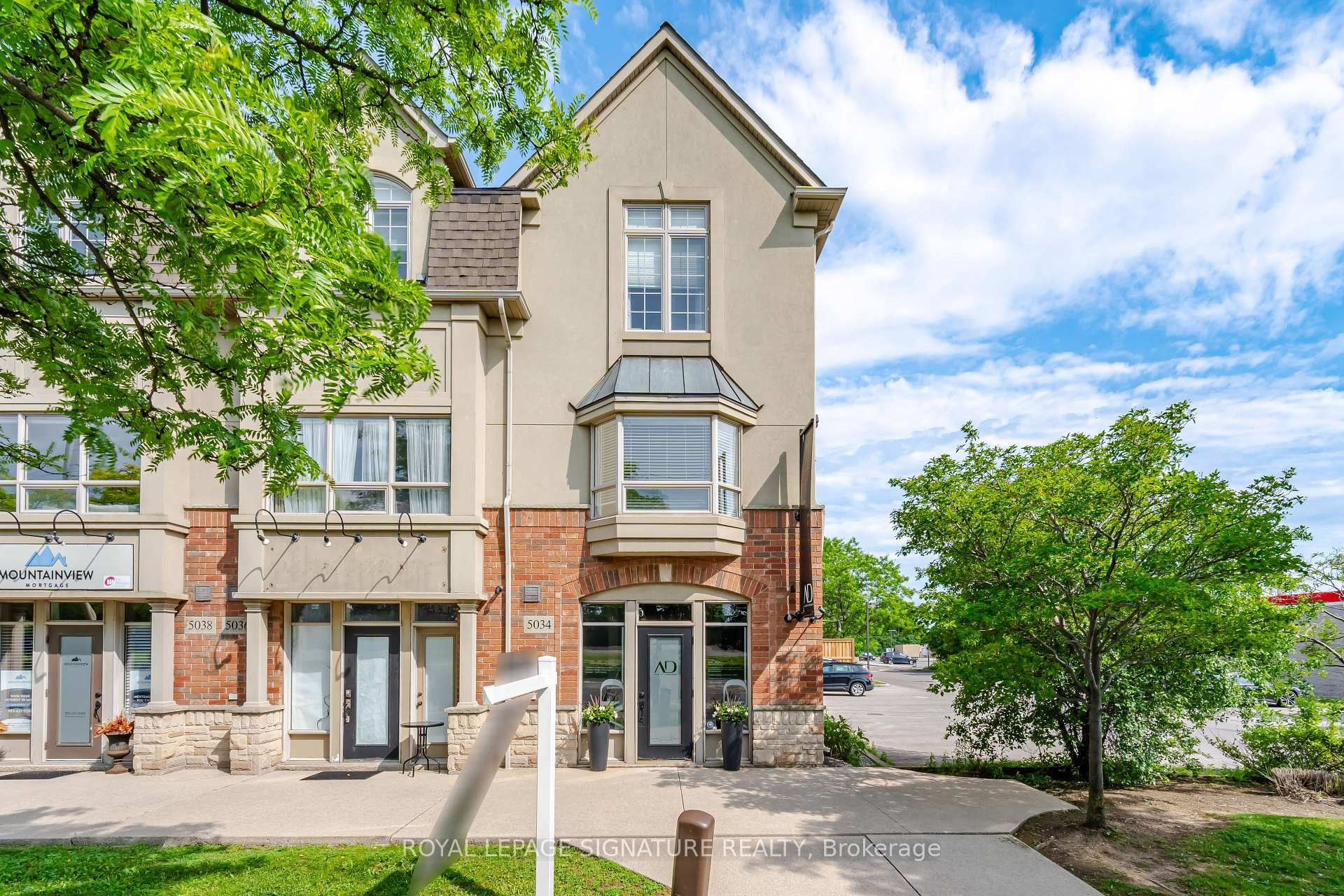 5035 Bidwell Common, Burlington, ON - Outdoor With Facade