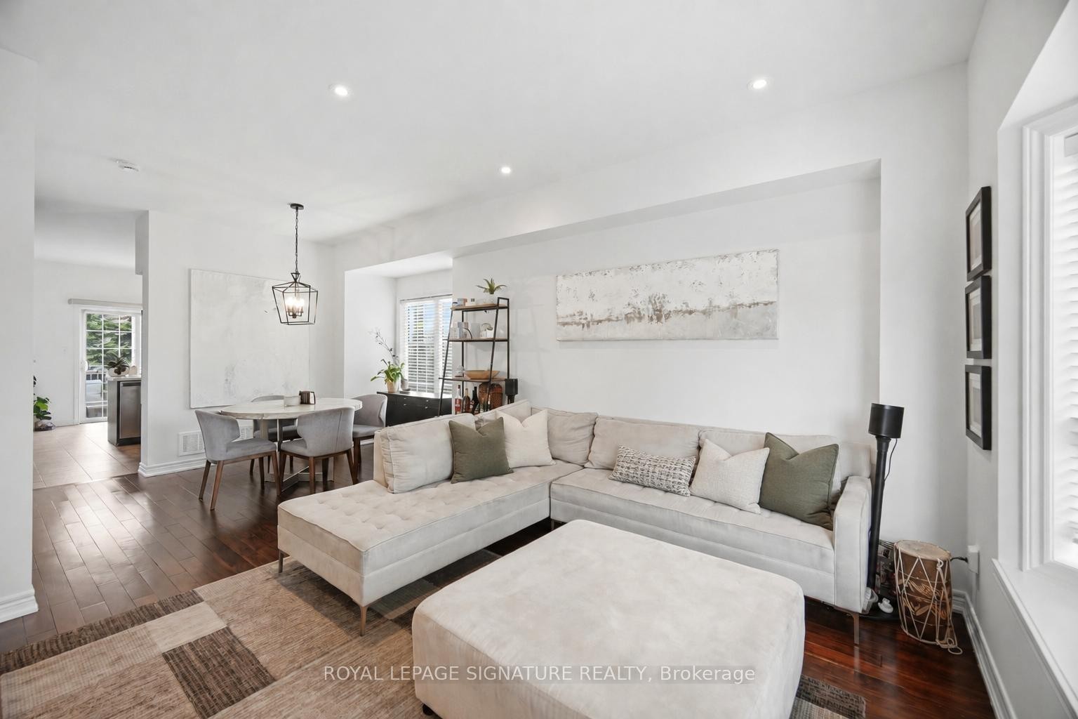 5035 Bidwell Common, Burlington, ON - Indoor Photo Showing Living Room