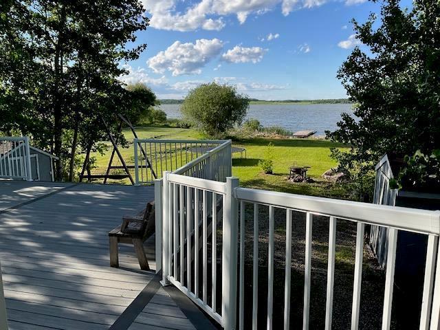 111 Lakeview Road E, Otter Lake, MB
