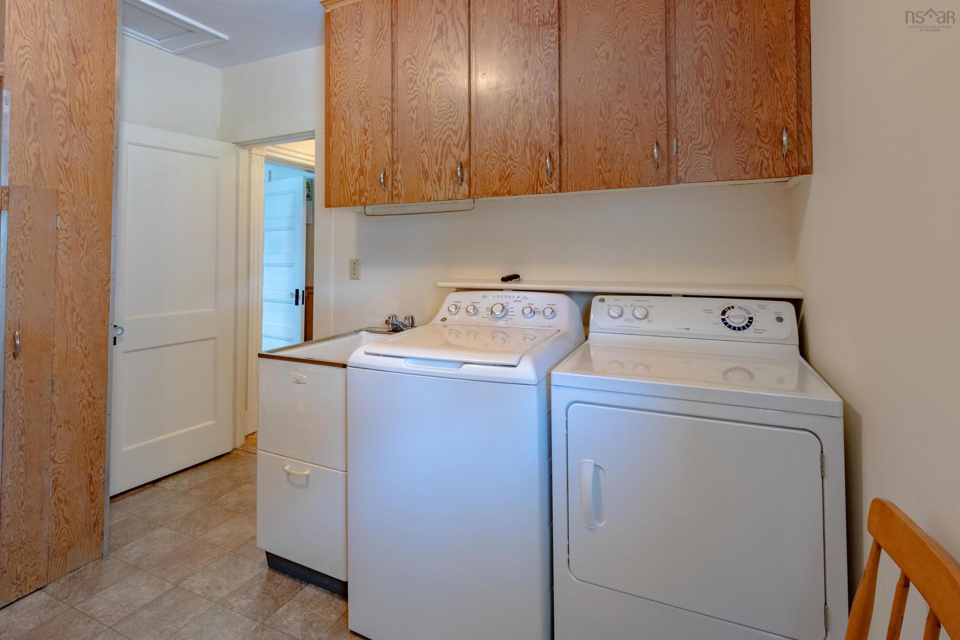 9086 Highway 1, Meteghan River, NS