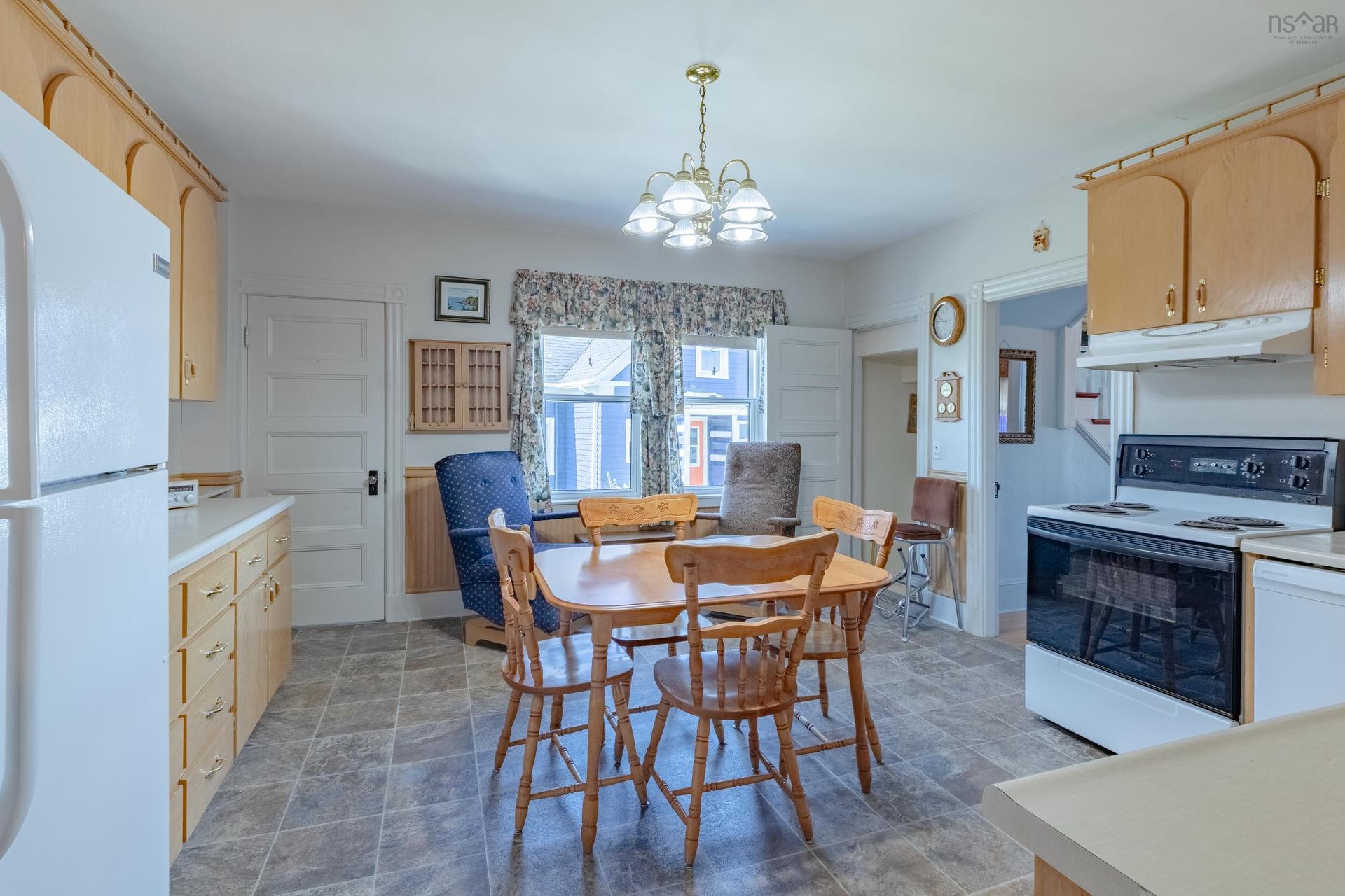 9086 Highway 1, Meteghan River, NS