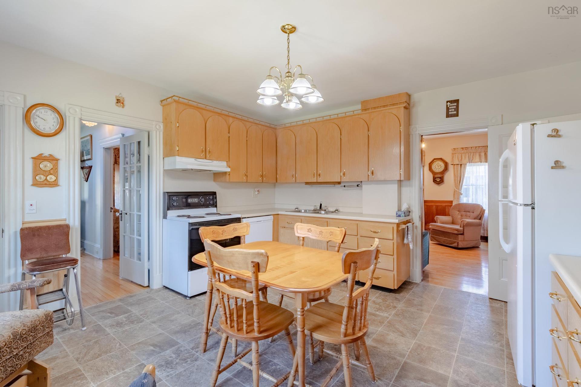 9086 Highway 1, Meteghan River, NS
