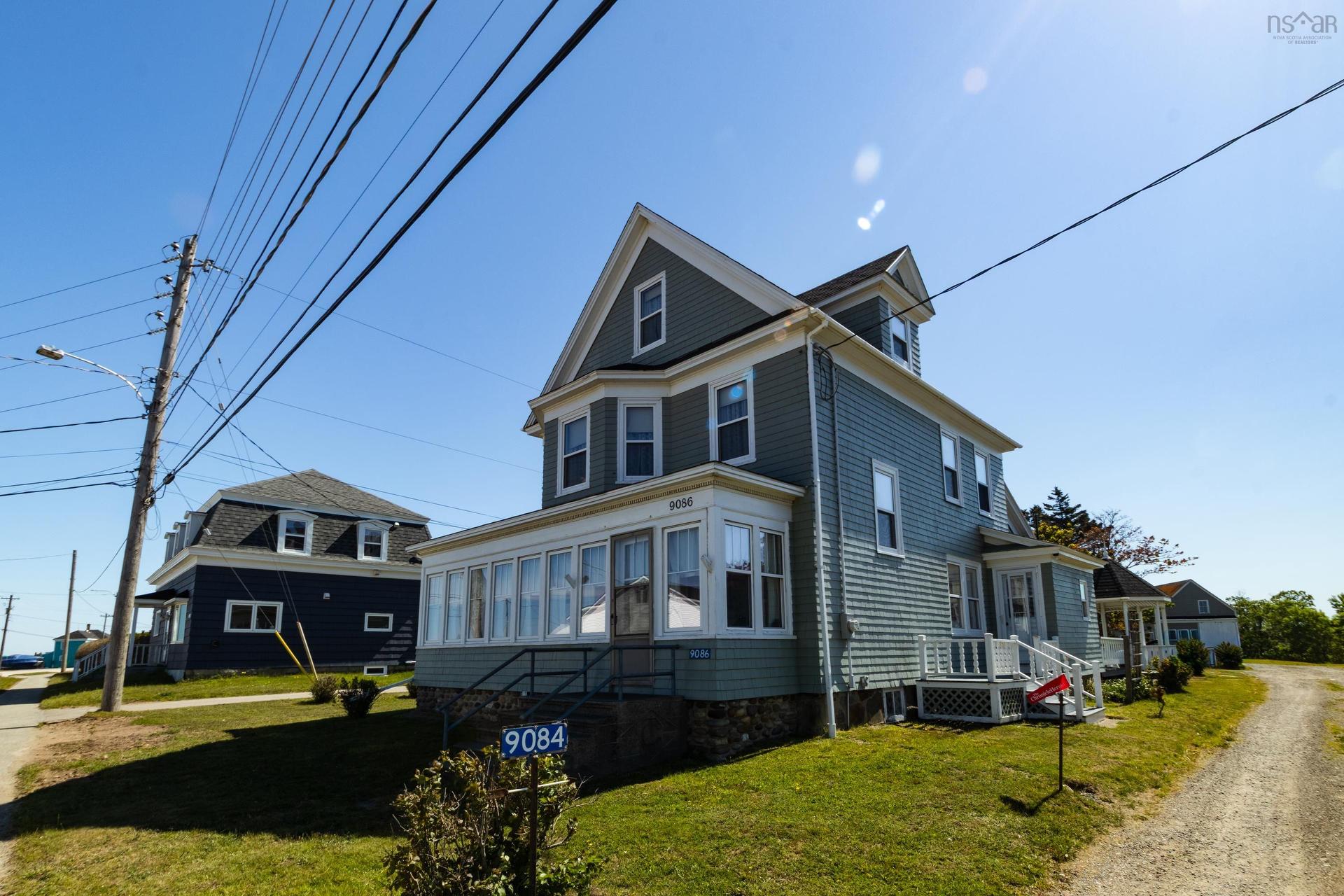 9086 Highway 1, Meteghan River, NS