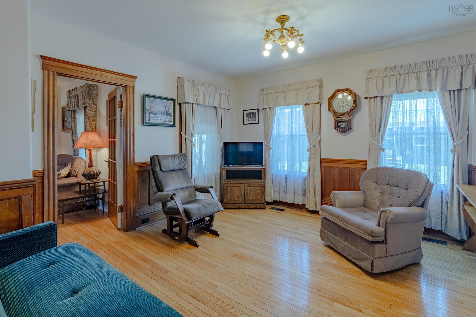 9086 Highway 1, Meteghan River, NS
