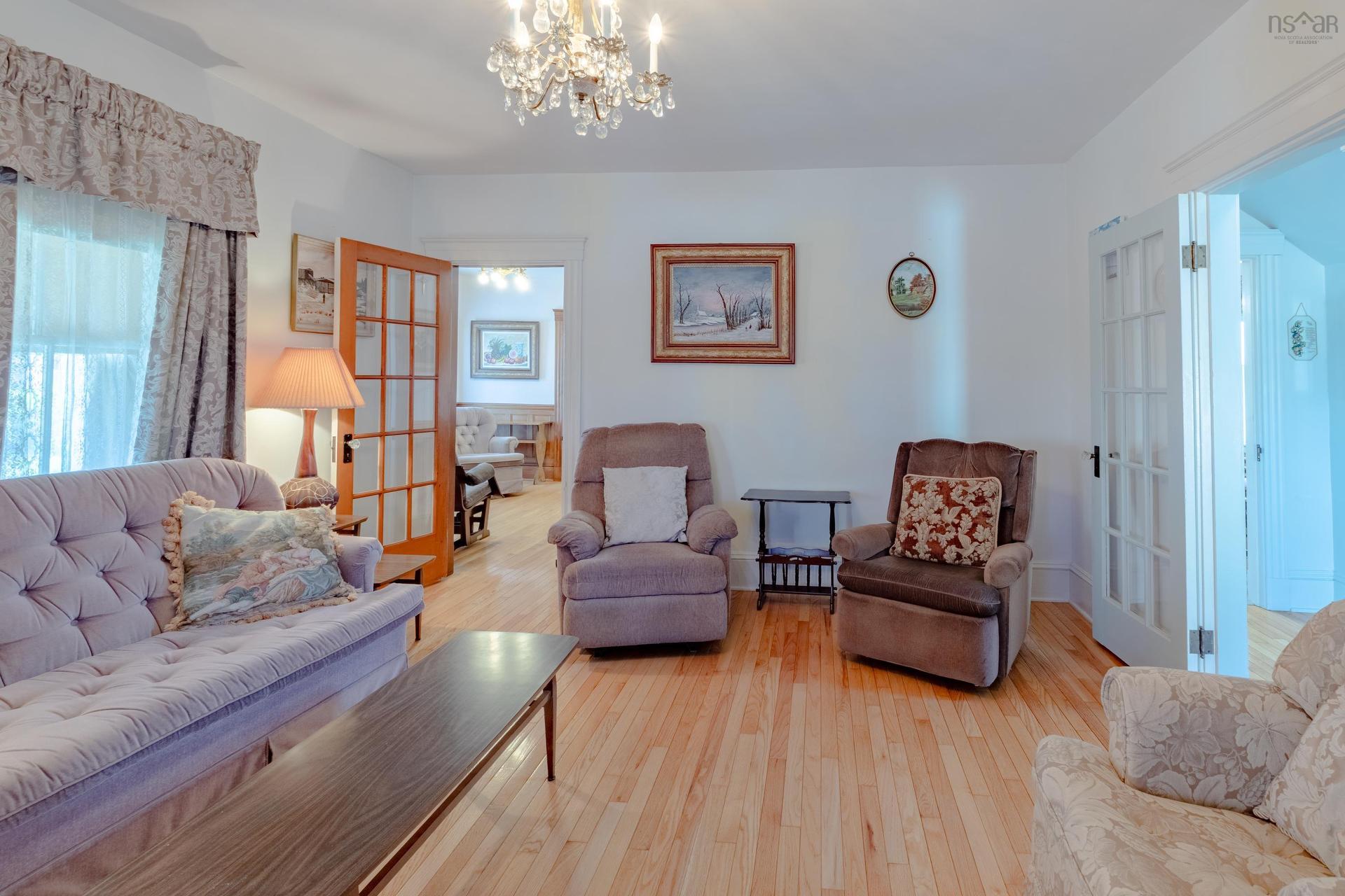 9086 Highway 1, Meteghan River, NS