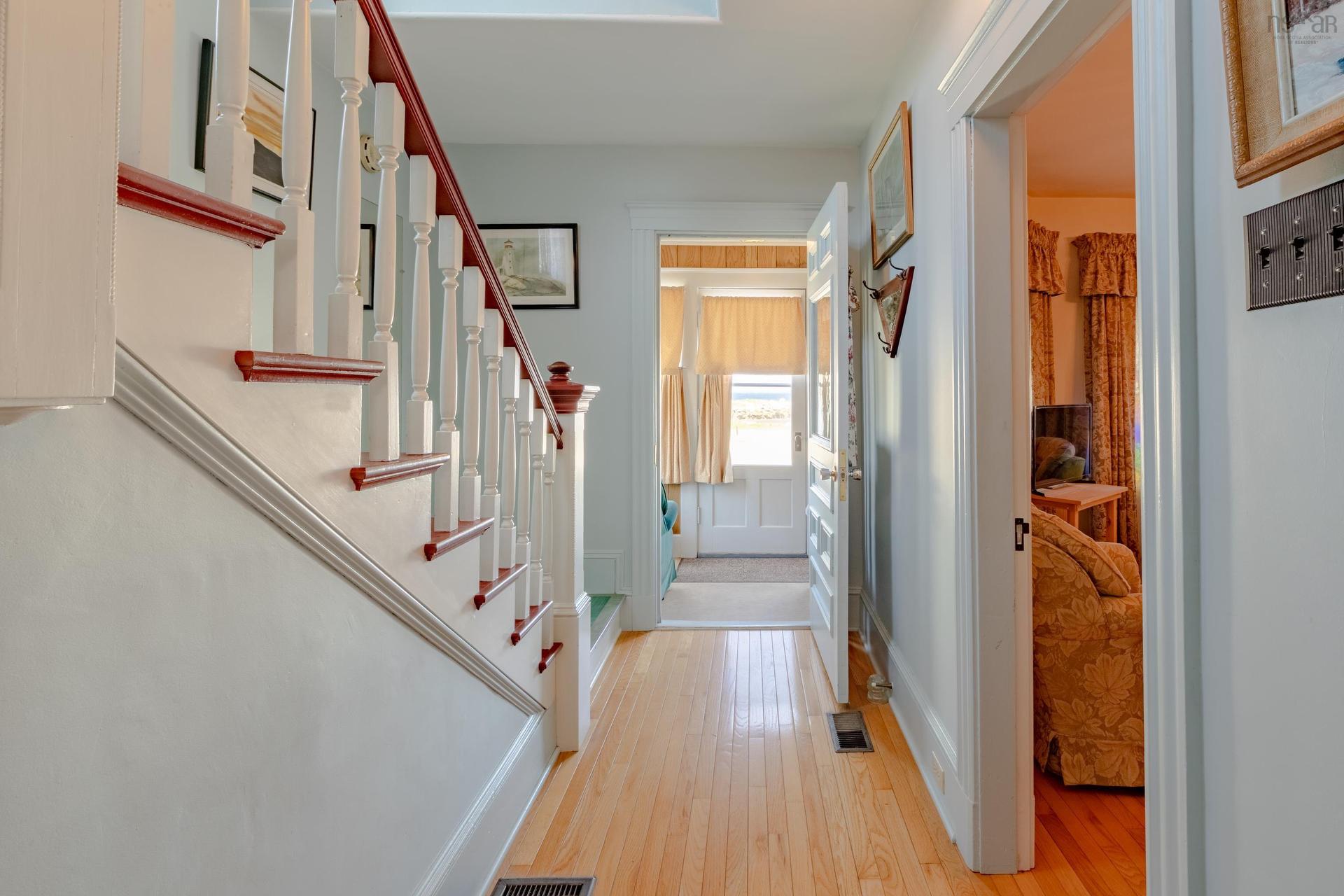 9086 Highway 1, Meteghan River, NS
