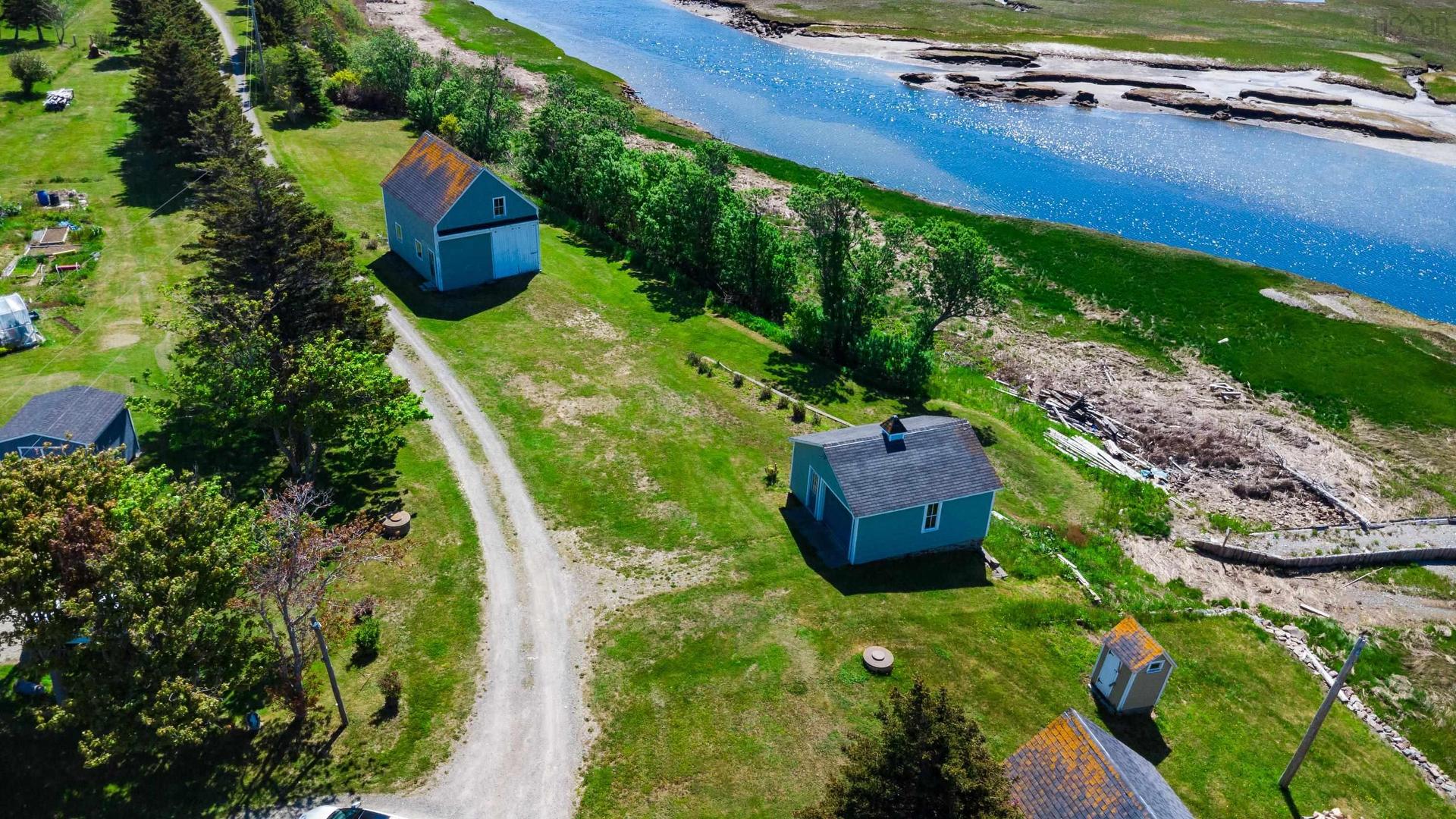 9086 Highway 1, Meteghan River, NS