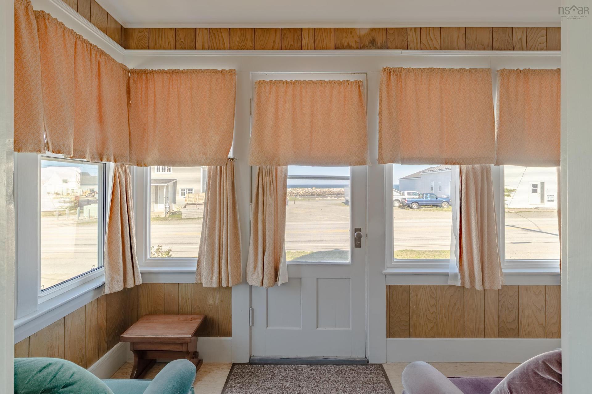 9086 Highway 1, Meteghan River, NS