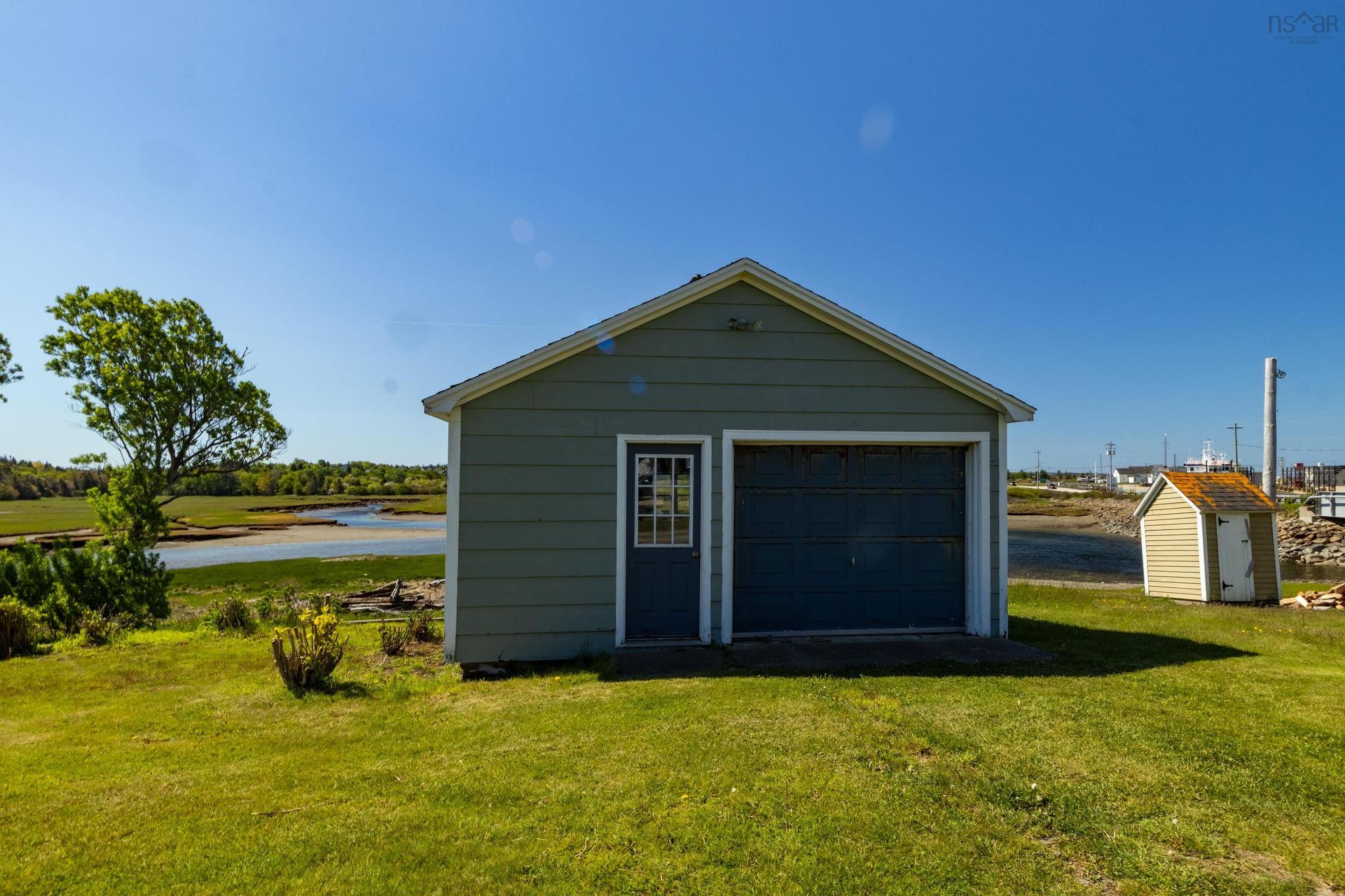 9086 Highway 1, Meteghan River, NS