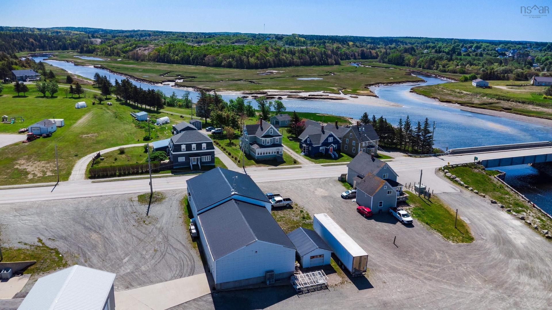 9086 Highway 1, Meteghan River, NS