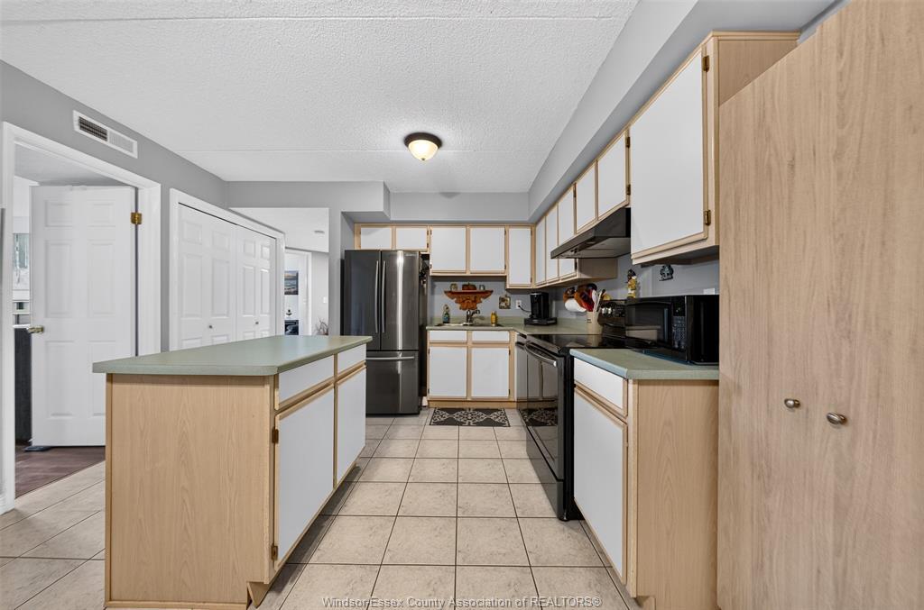 202-4850 Grand Boulevard, Windsor, ON