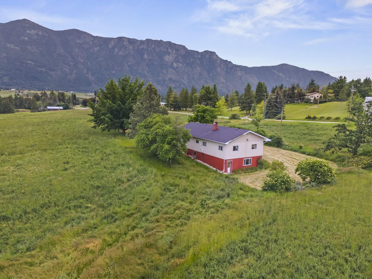 2710 38Th Street, Canyon, BC
